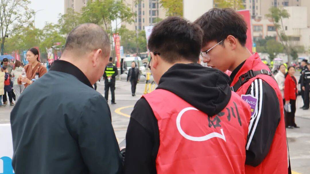 亚博app官网-赛前犹他爵士备战社区盾，扳平良机细节曝光，赛场秩序良好，数据趋势出现新变化