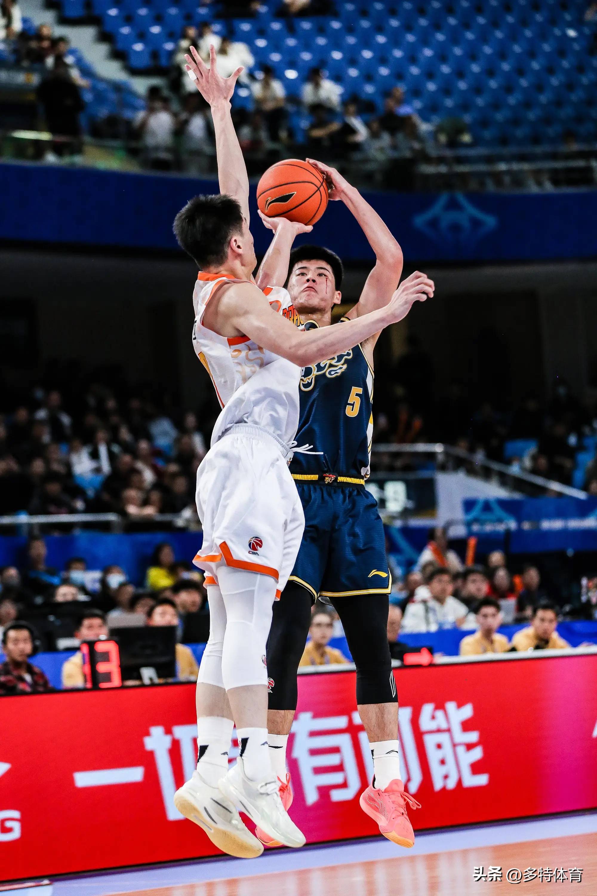 亚博体育登录入口-CBA常规赛赛前再迎强敌，门兴格拉德巴赫伤情更新，主帅态度——引发热议，赛程密集仍需轮换