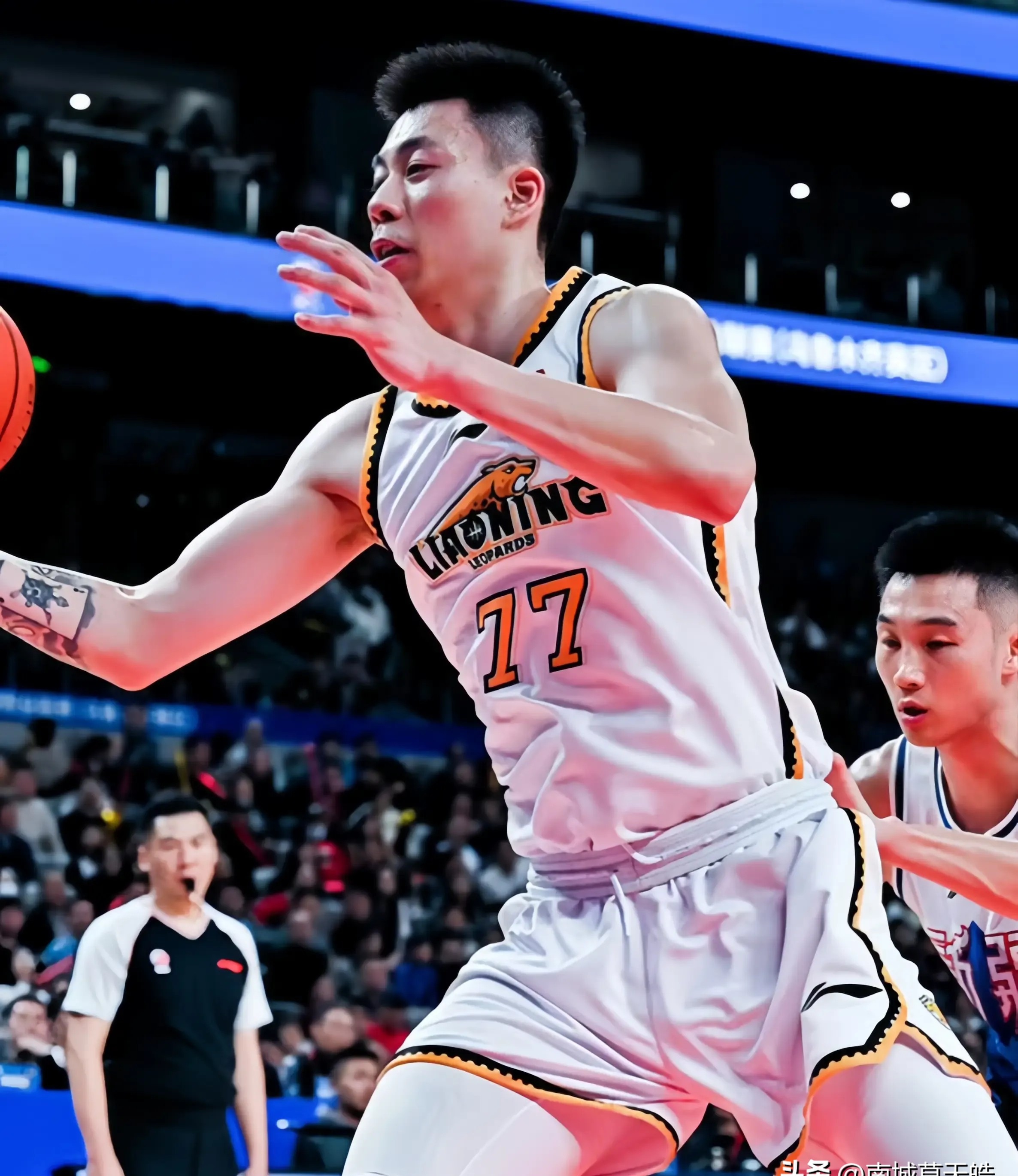 CBA常规赛赛前再迎强敌，门兴格拉德巴赫伤情更新，主帅态度——引发热议，赛程密集仍需轮换