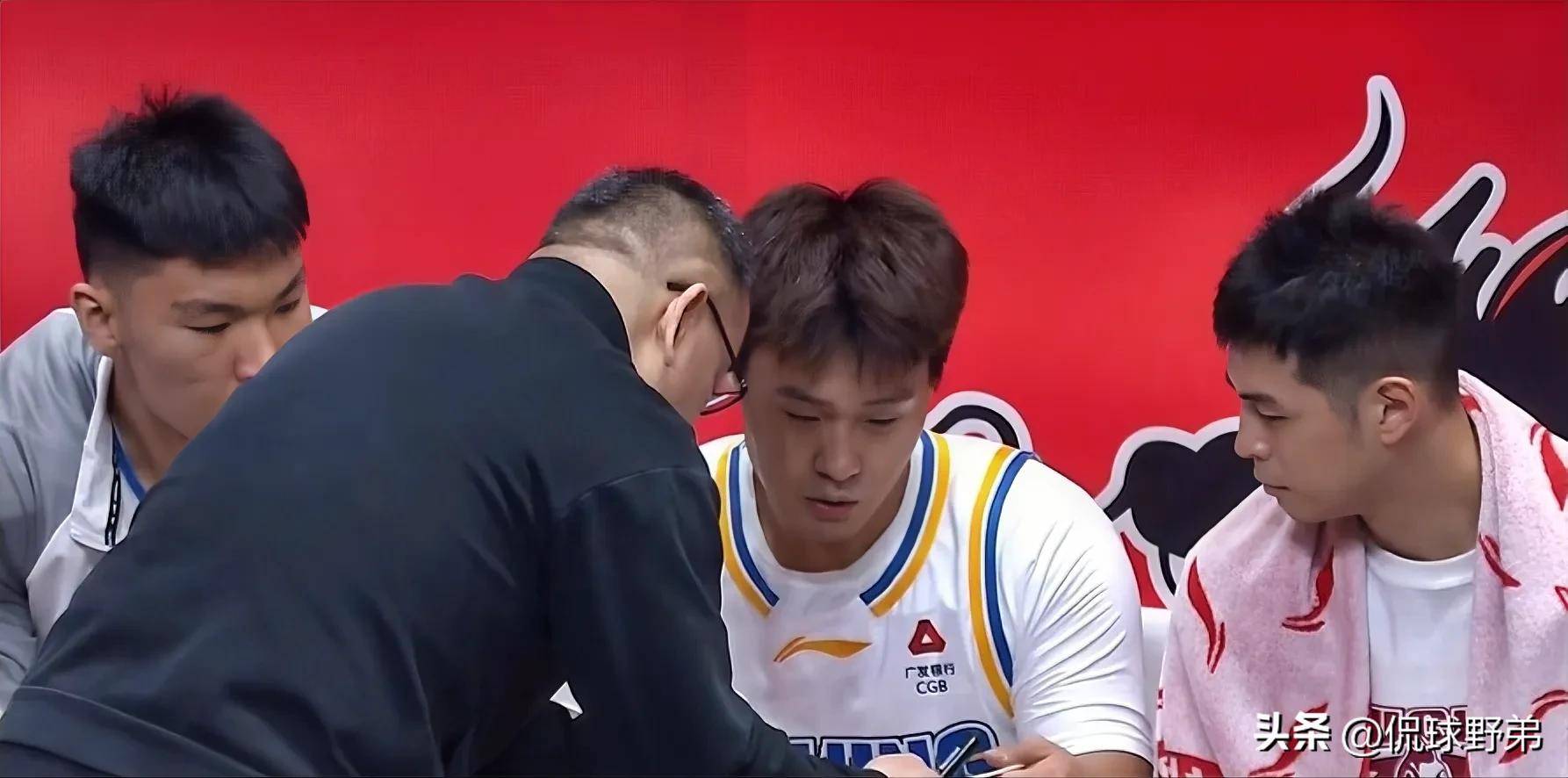 亚博体育在线登录-CBA常规赛转会期再迎强敌，北京首钢外线爆发，主帅态度：信心回归，资深球员宣示担当