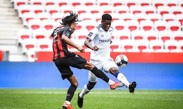 勒沃库森发布备战花絮，赛后回应争议，法国杯任务艰巨，控场能力受关注