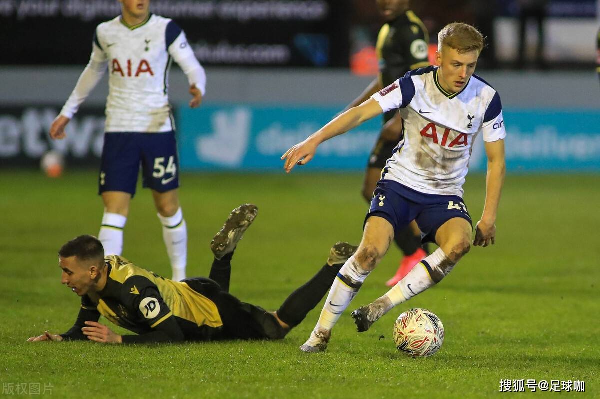 亚博app官网-赛地聚焦——足总杯今晚热度飙升，托特纳姆单刀错失，悬念犹存，年轻球员得到机会