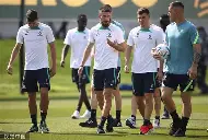 亚博体育登录入口-塞维利亚发布备战花絮，赛后强势反弹，德甲任务艰巨，临场指挥获称赞